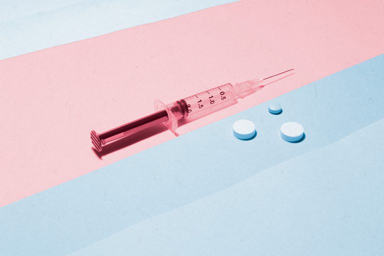 Hormonização: caminhos possíveis para a população.